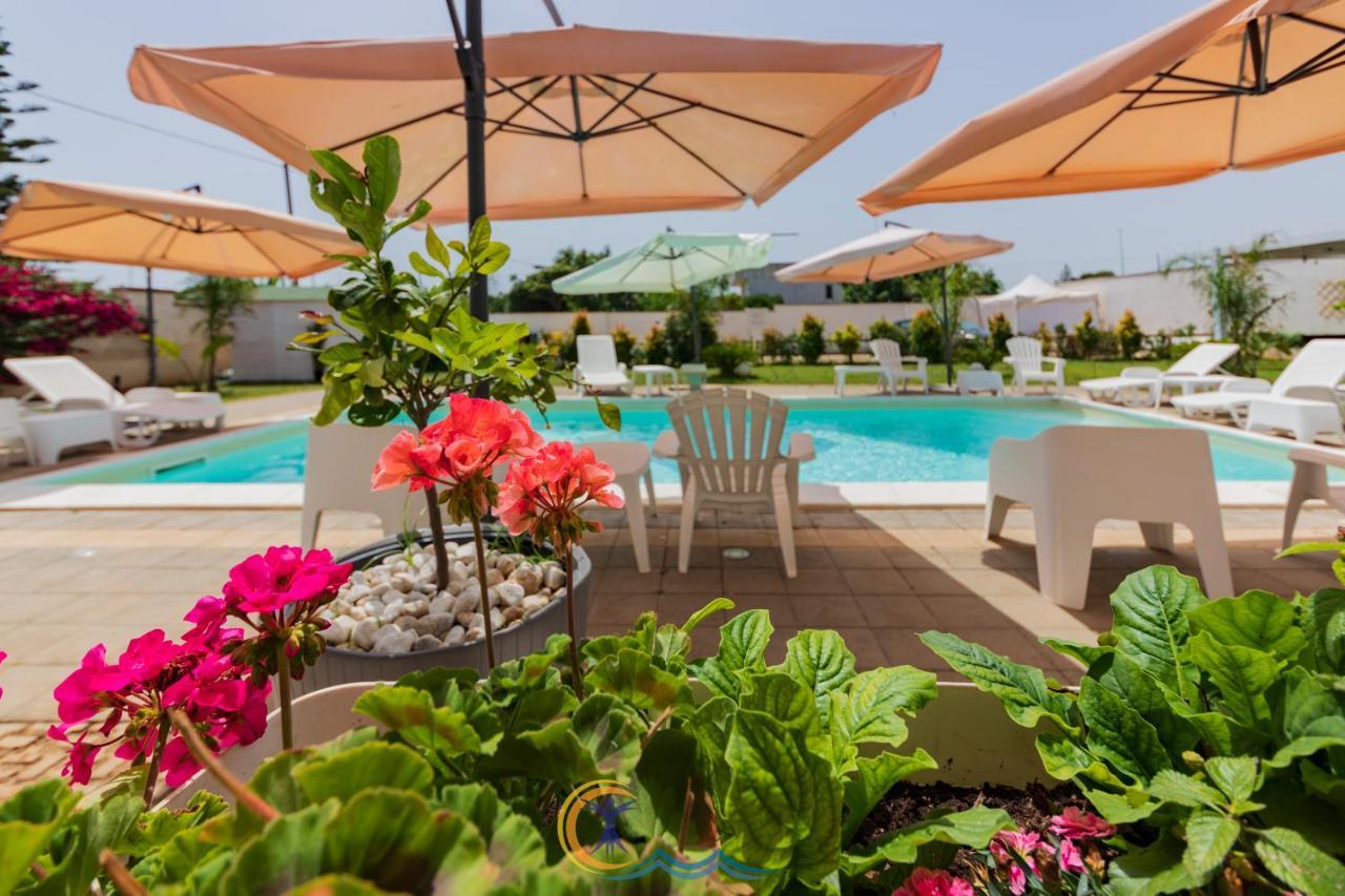 Villa Leonardo San Foca - Room, Pool & Restaurant Exterior photo