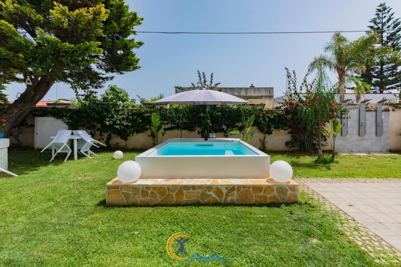 Villa Leonardo San Foca - Room, Pool & Restaurant Exterior photo