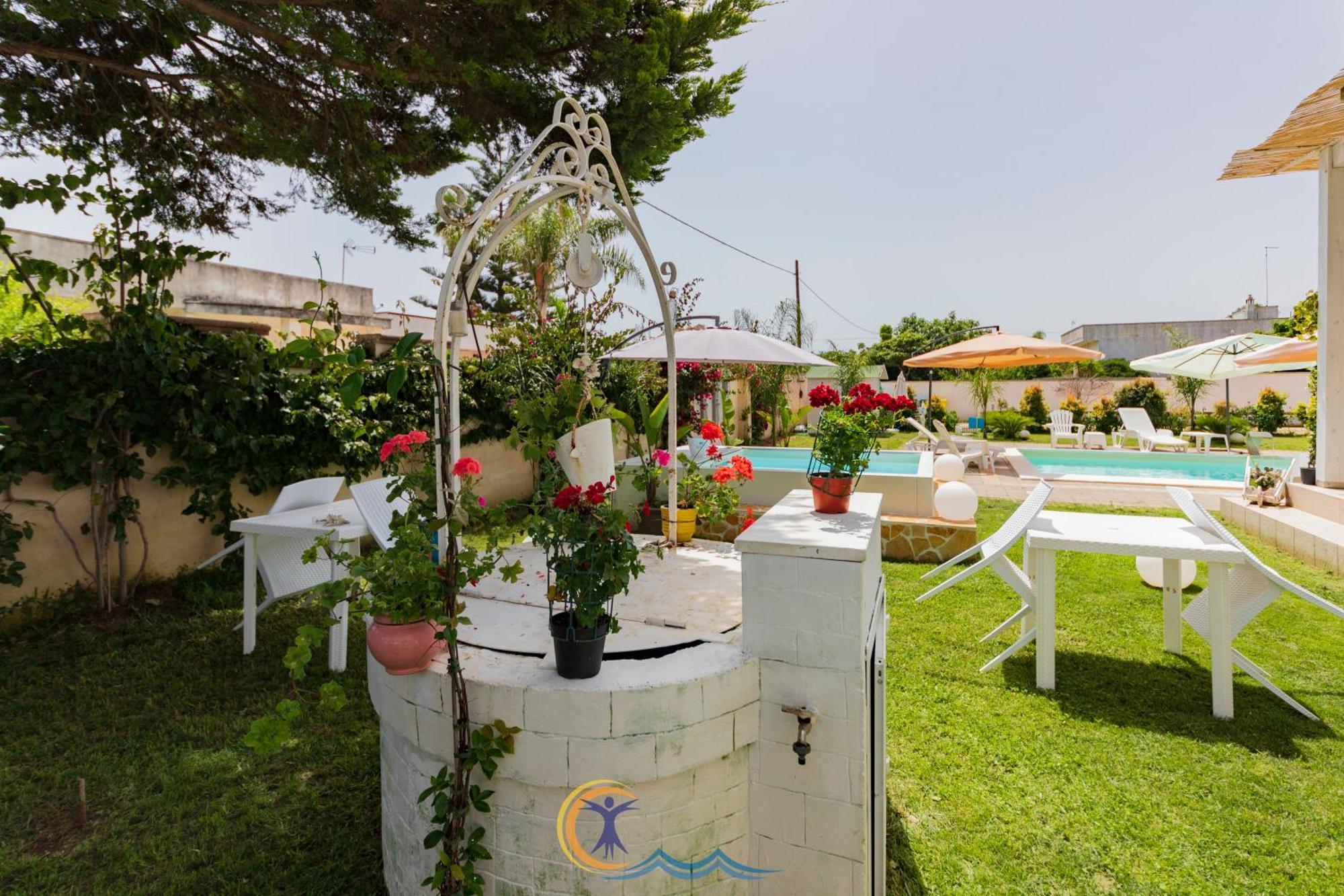 Villa Leonardo San Foca - Room, Pool & Restaurant Exterior photo