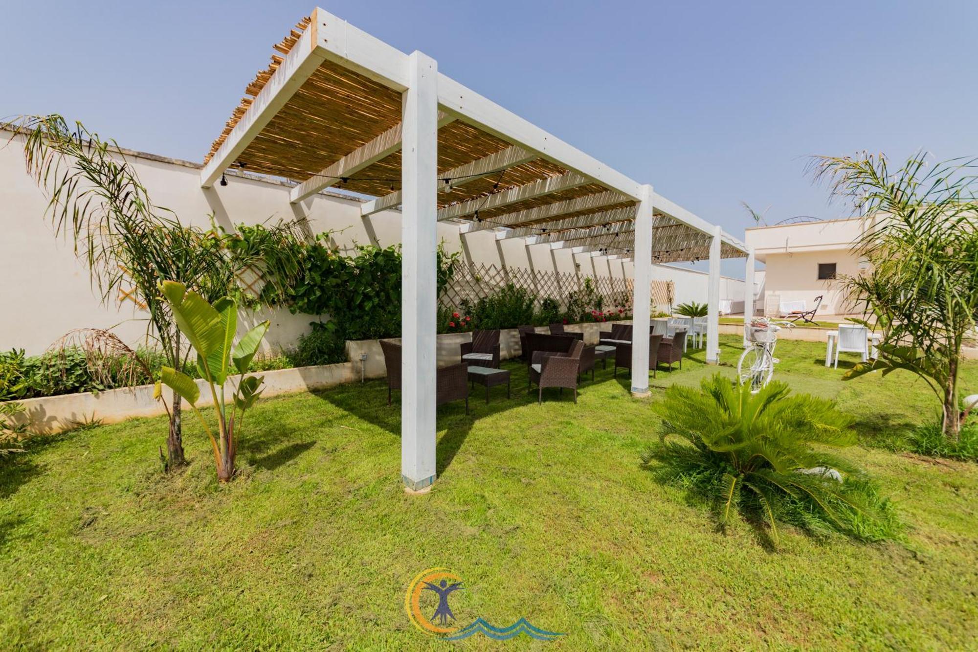 Villa Leonardo San Foca - Room, Pool & Restaurant Exterior photo