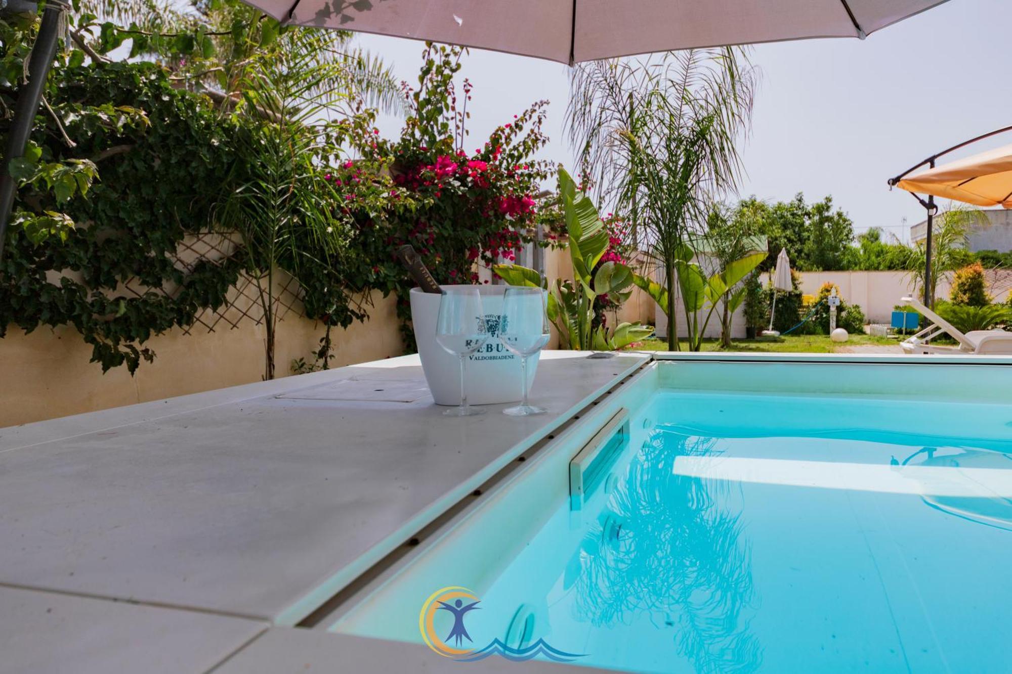Villa Leonardo San Foca - Room, Pool & Restaurant Exterior photo