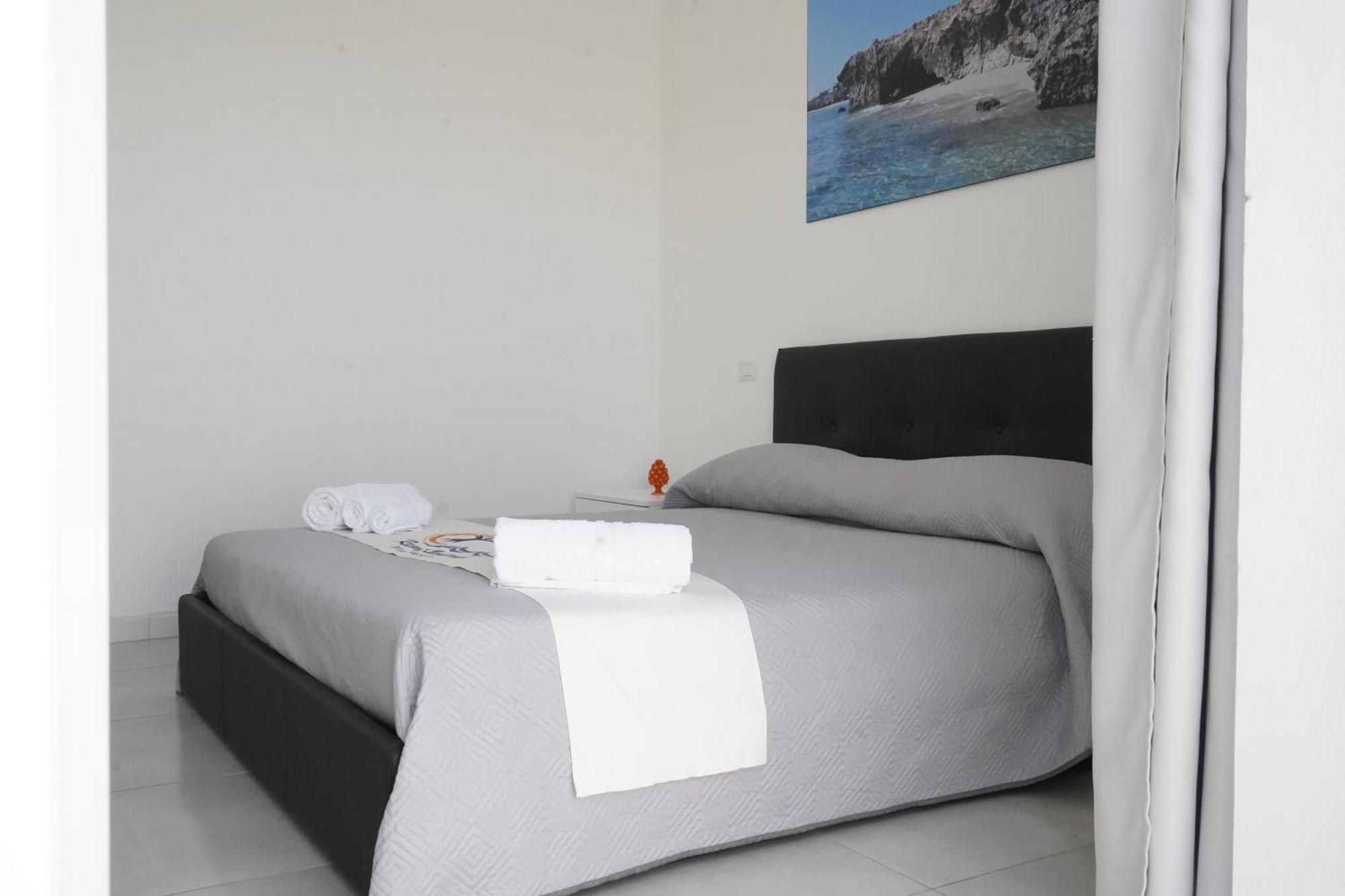 Villa Leonardo San Foca - Room, Pool & Restaurant Exterior photo