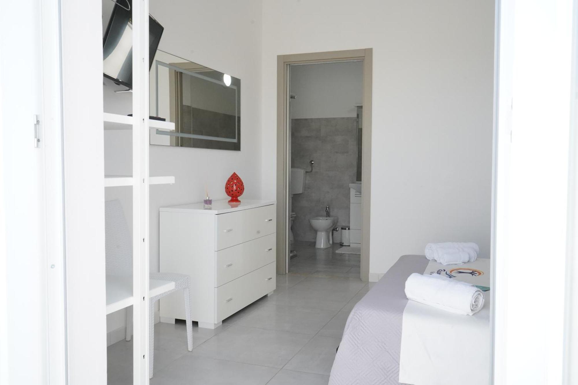 Villa Leonardo San Foca - Room, Pool & Restaurant Exterior photo