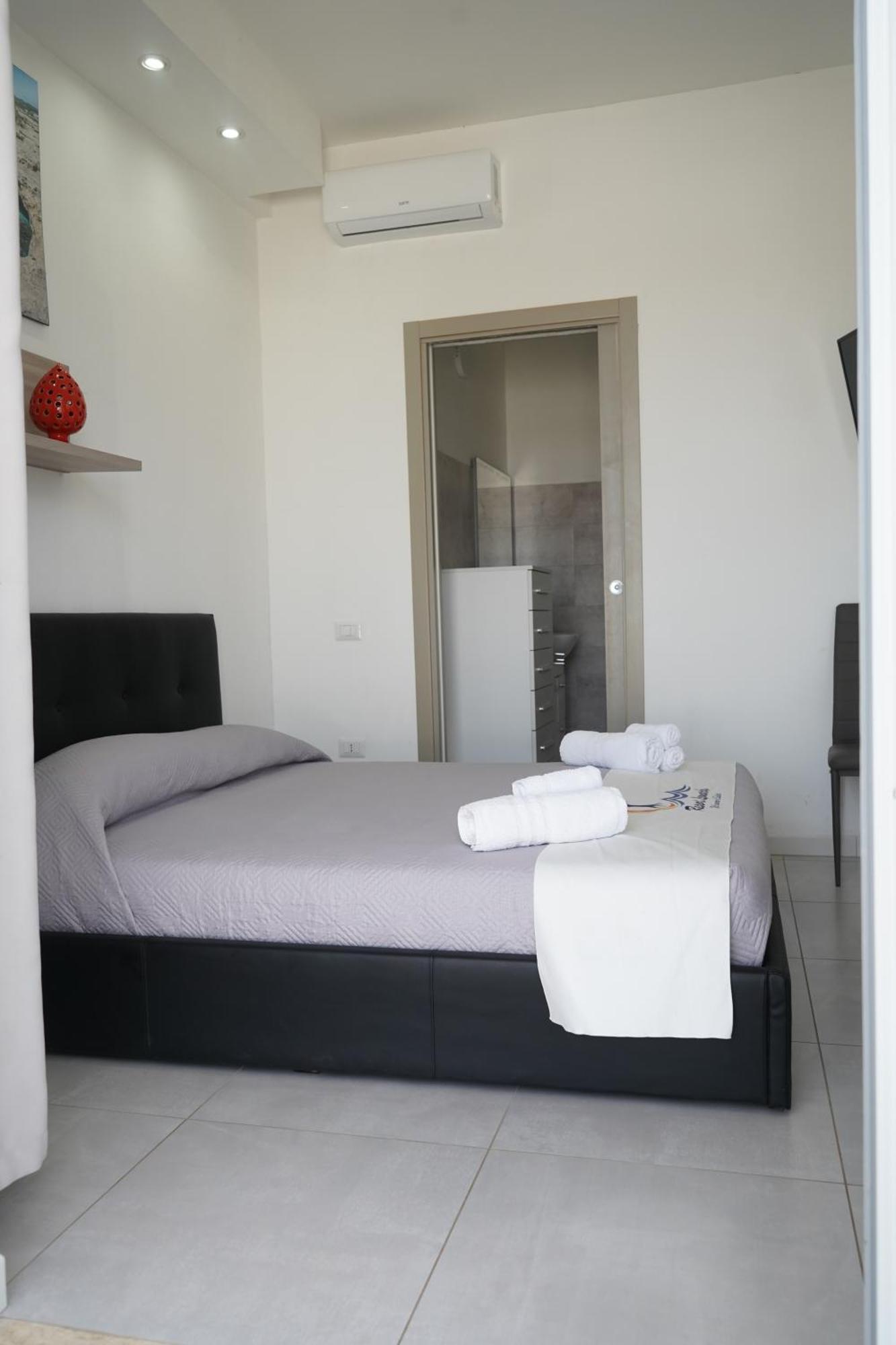 Villa Leonardo San Foca - Room, Pool & Restaurant Exterior photo